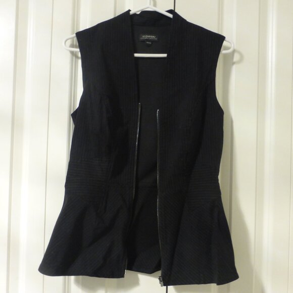 LE CHATEAU black pinstripe zip up peplum top - Picture 7 of 10